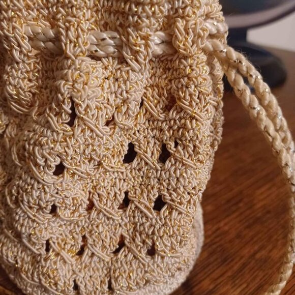 1950s Vintage Gold & Cream Thread Macrame Drawstring Purse - Picture 3 of 6